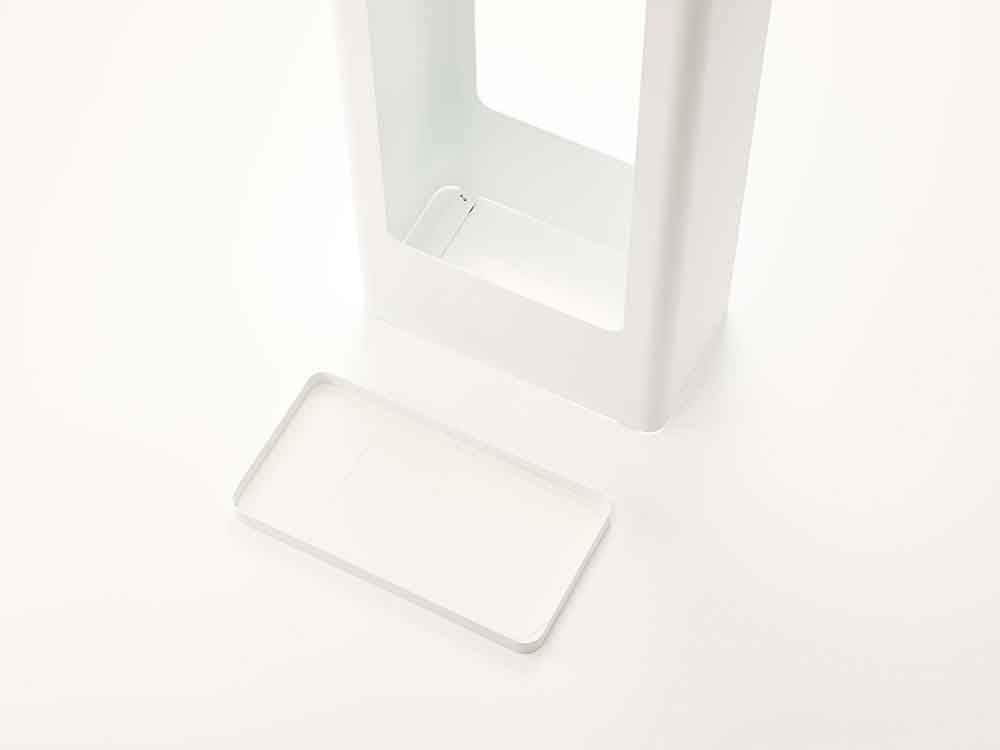 YAMAZAKIタワーのスリムかさたて、スチール製で8本収納