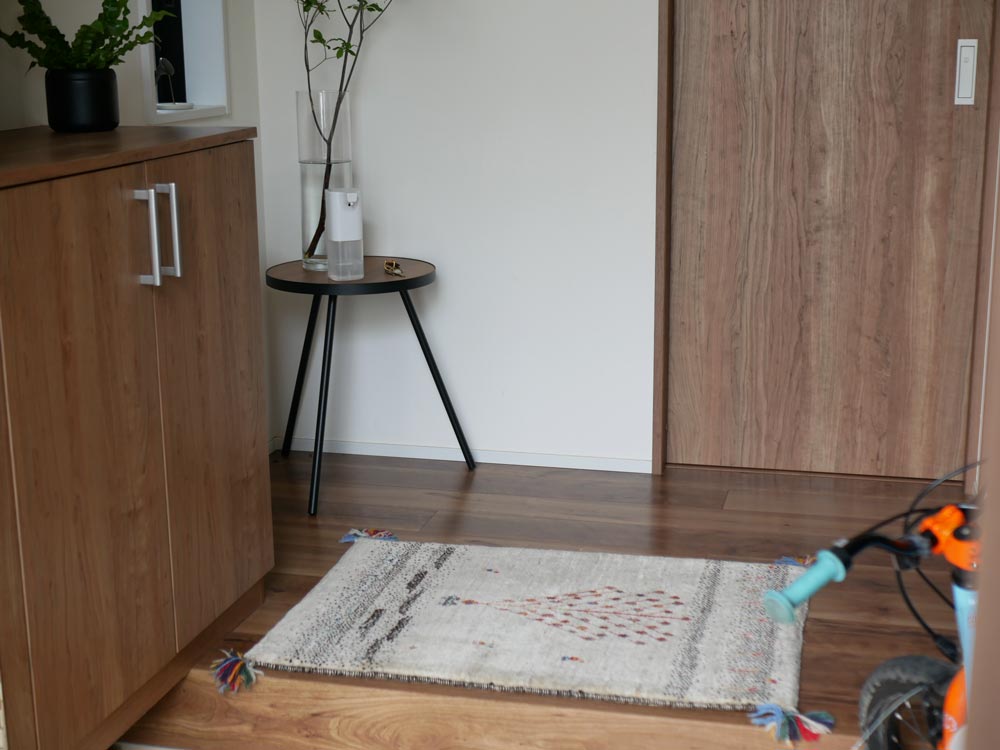 山崎実業のタワー丸型サイドテーブル