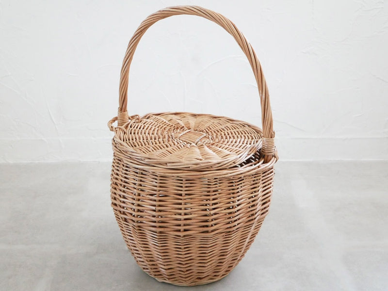 POSH LIVINGの柳製ハンドル付き収納用ウィッカーバスケット