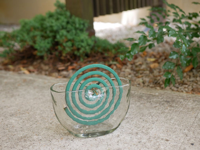 スパイラルデザインのガラス蚊取り線香ホルダー