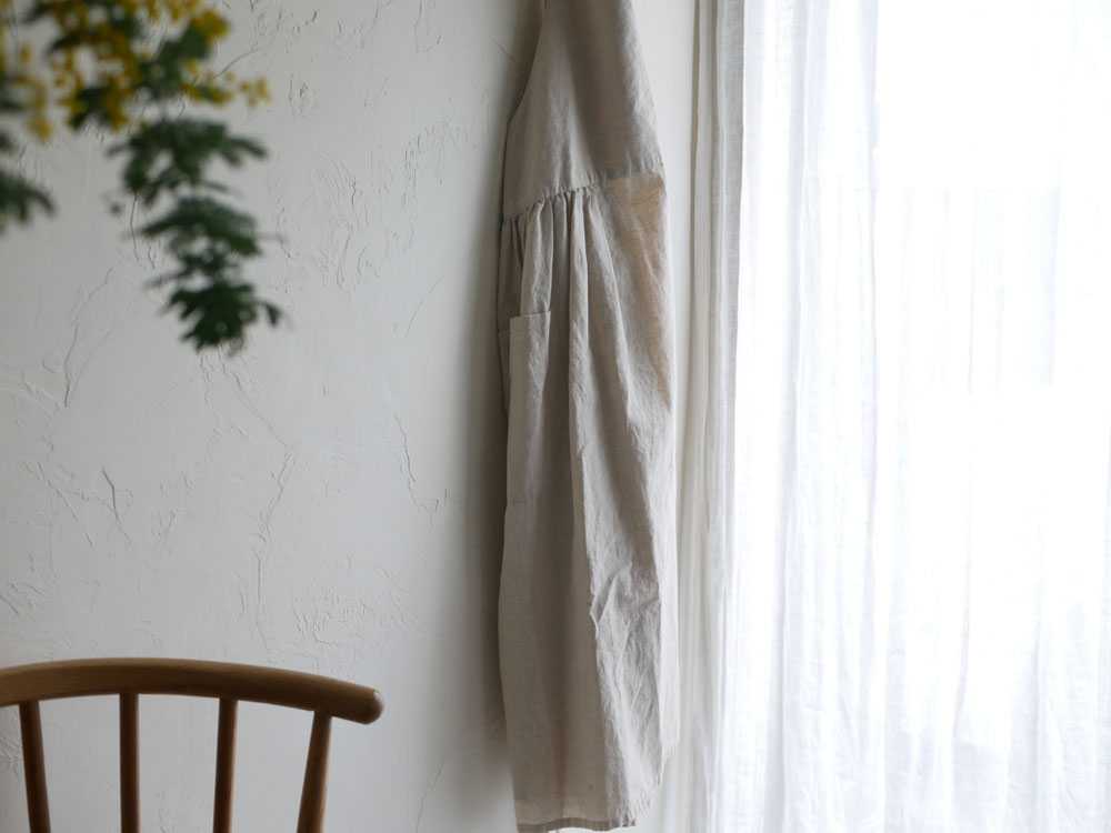 SUNNY LOCATIONチムニーエプロン DRブラック