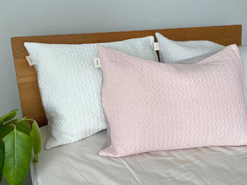 白とベージュのリバーシブル枕カバー