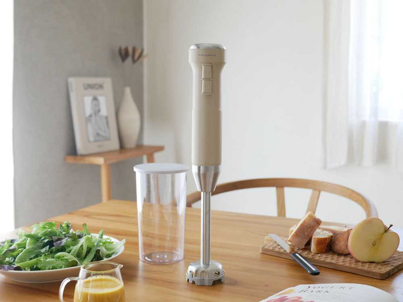 クリームホワイトのレコルト コードレスハンディブレンダー