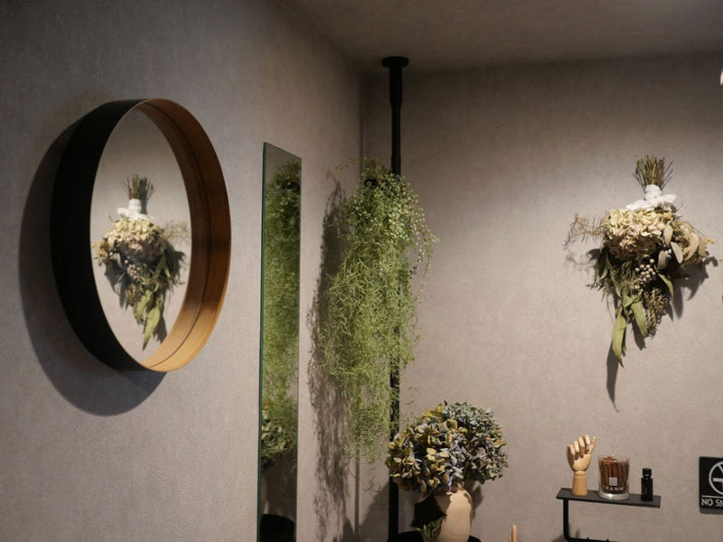 テオリ ZEROミラーと花のアレンジメント