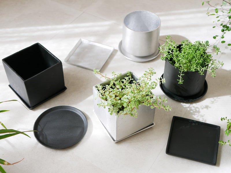 POSH LIVINGのスクエアとラウンドアルミポット&プレート