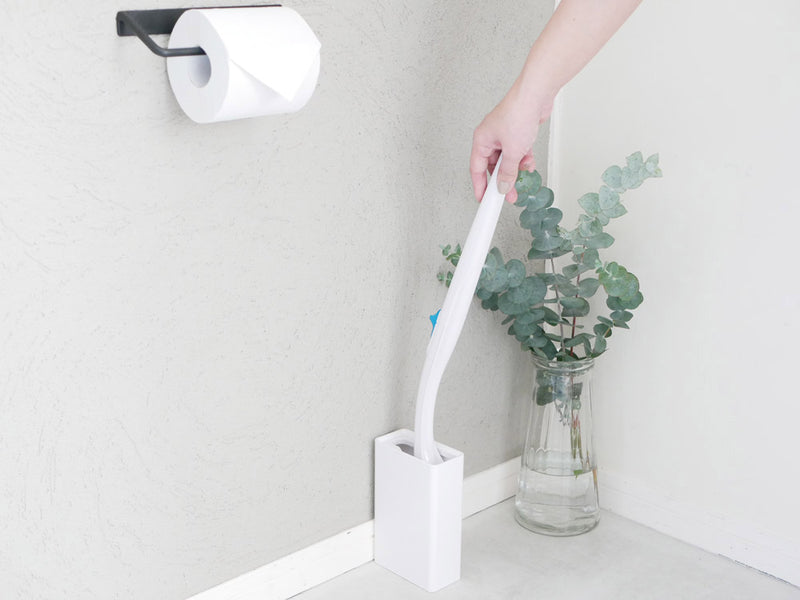 Yamazakiの流せるタワー型トイレブラシスタンド