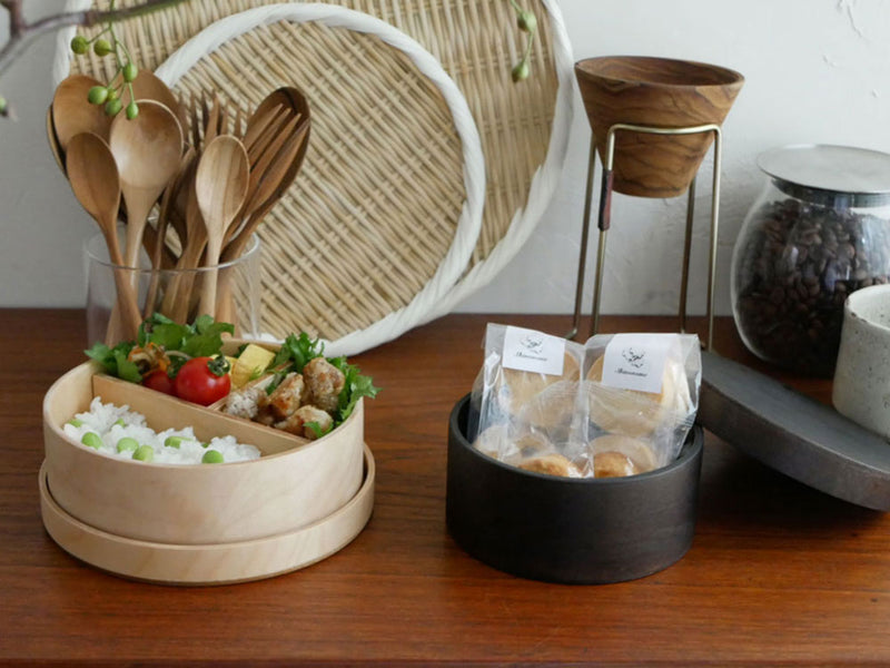 角田清兵衛商店の木製おひつ弁当箱、仕切り付き