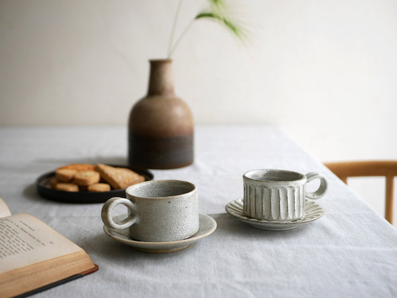兵山窯の手作り陶器コーヒー碗と丸皿のセット