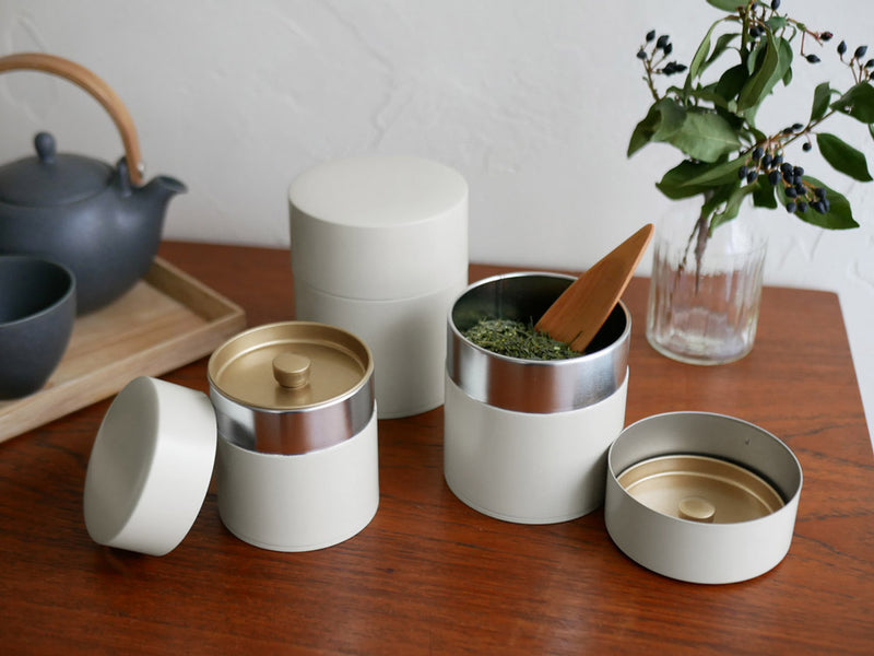 SALIUのブリキ製茶缶と天然木の茶さじセット