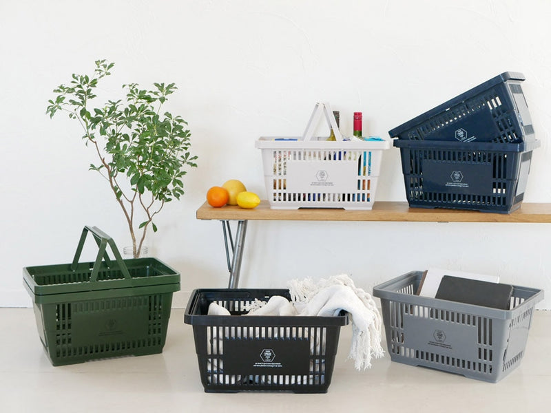 プラスチック製の収納バスケット