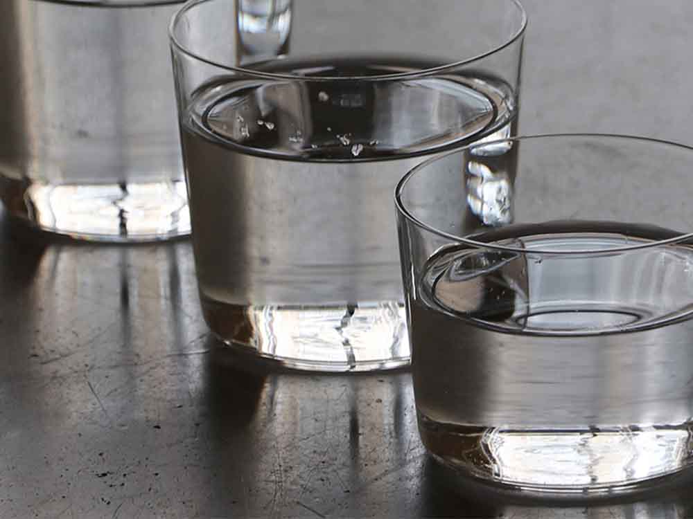 木村硝子店のソバロックグラス。ソーダガラス製で230cc容量、スロバキア産の上品なデザインが特徴的な飲料用グラス。