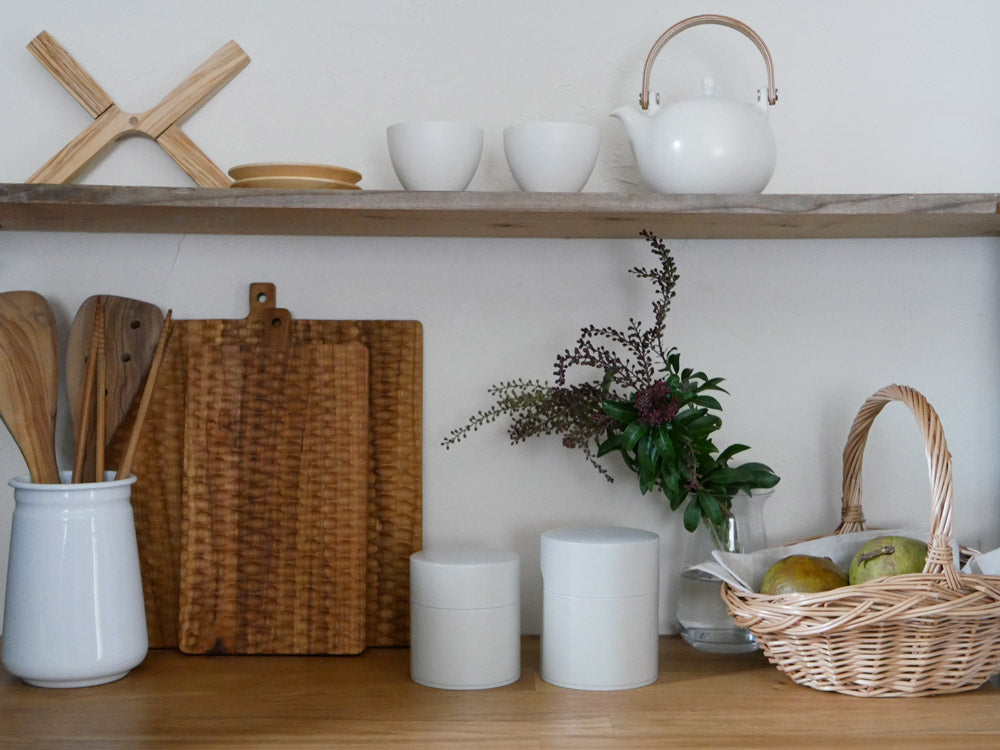 サリューのブリキ茶缶と木製茶さじ