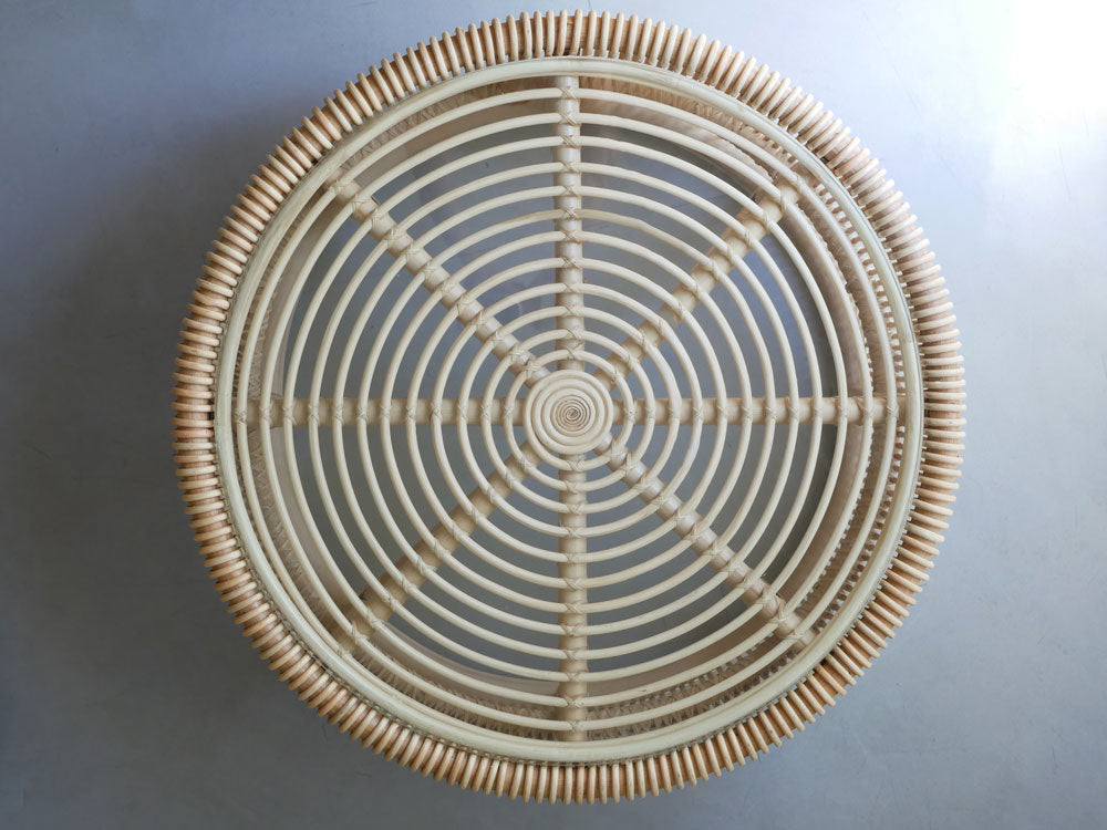 ラタンとガラス製のサンフラワーラタンローテーブル