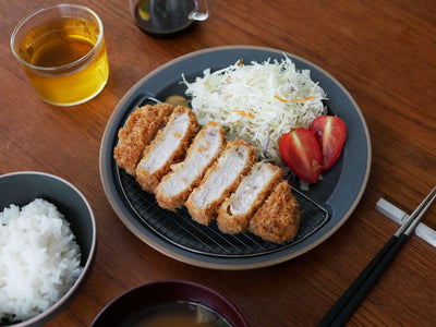 【KIKIME/キキメ】揚げたてをキープする網付きプレート amime