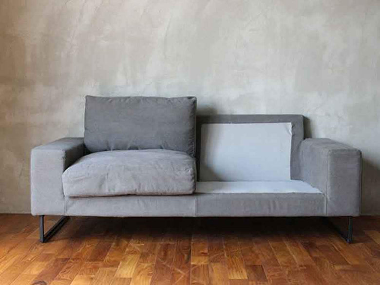 アデペシュのVIDERデイベッドがリビングルームに配置されている