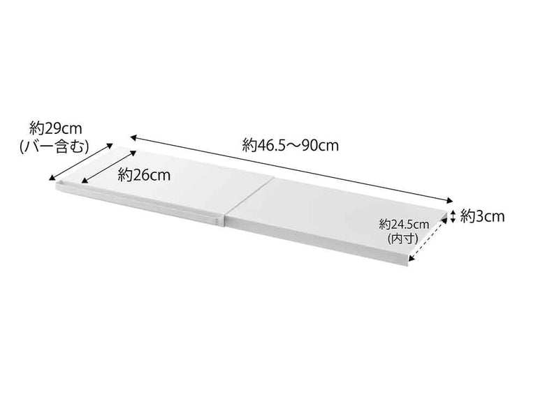 白色の折りたたみテーブルが並んでいる画像