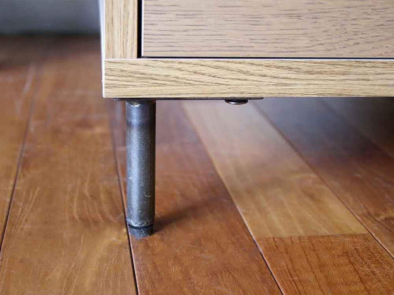 オーク突板とスチール製のスマートドロワー