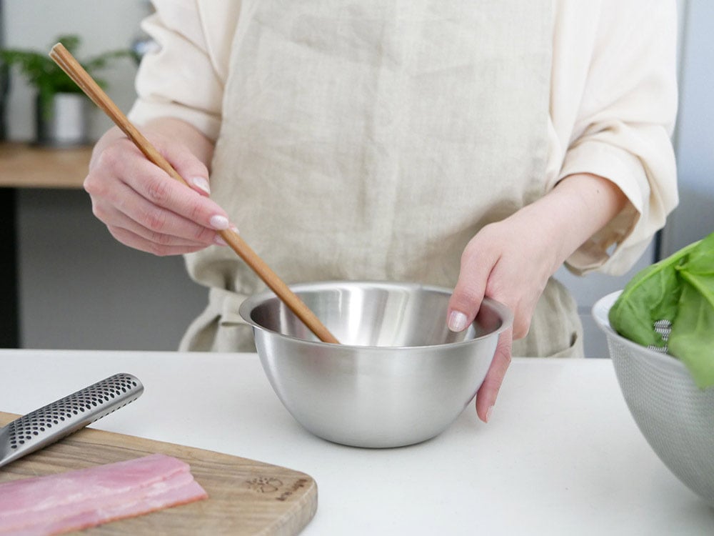 la baseの18-8ステンレス製ボウル、ザル、プレートが揃ったセットの写真