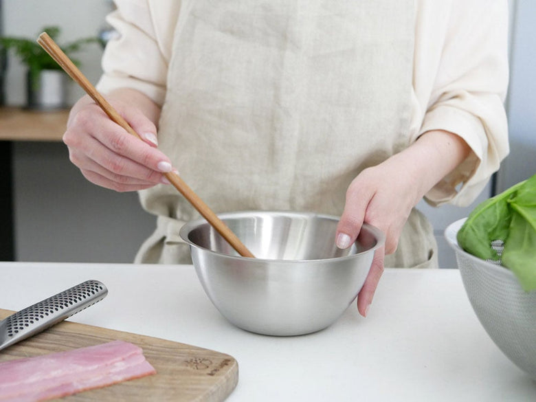 la baseの18-8ステンレス製ボウル、ザル、プレートが揃ったセットの写真