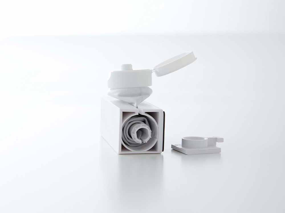 マグネット式歯磨き粉チューブホルダー