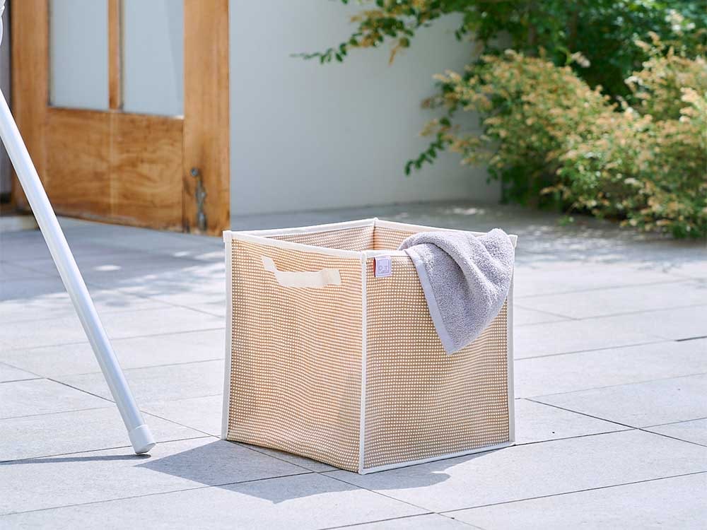 ナチュラル素材のメッシュ収納バスケット