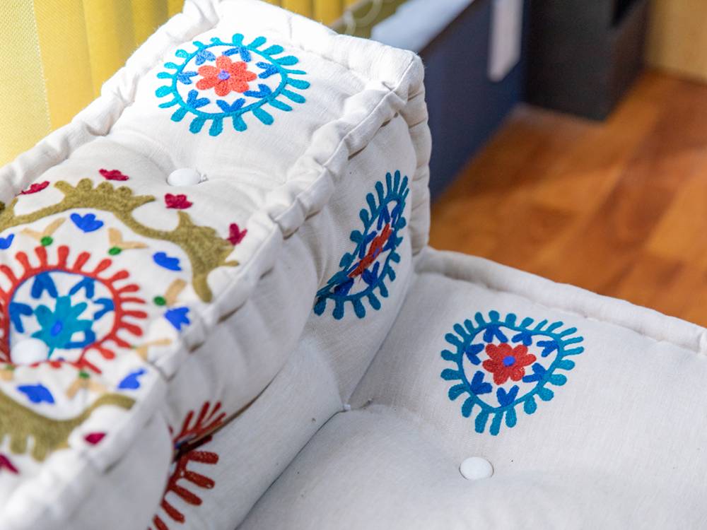 アデペシュのブロックマルチソファとクッション