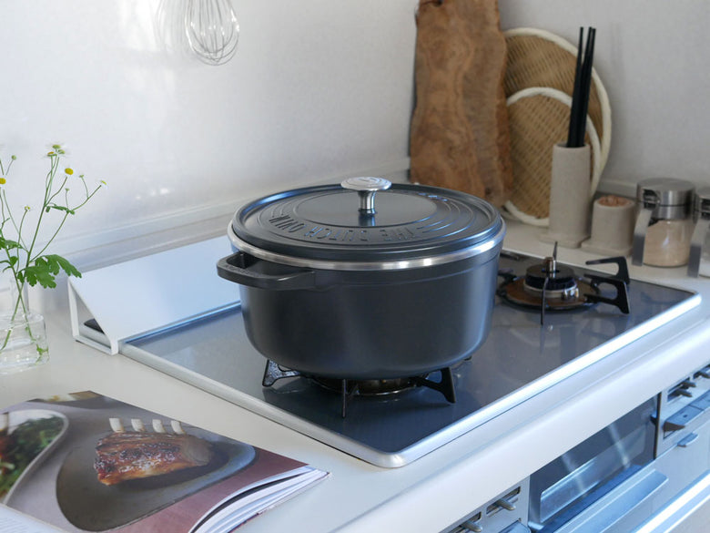 GREENPAN（グリーンパン）フェザーウェイト ココット ラウンドポットとシリコーンポットホルダー2個付きのキッチン調理器具