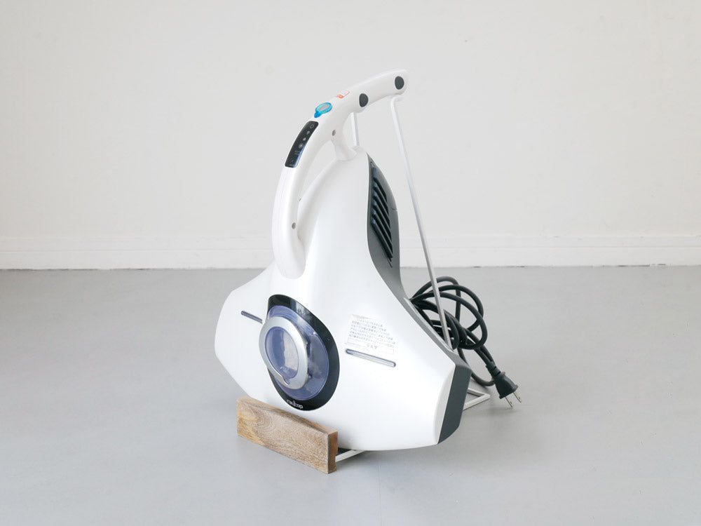 POSH LIVINGクリーナースタンドのマンゴーウッドとアイアン製スタンド