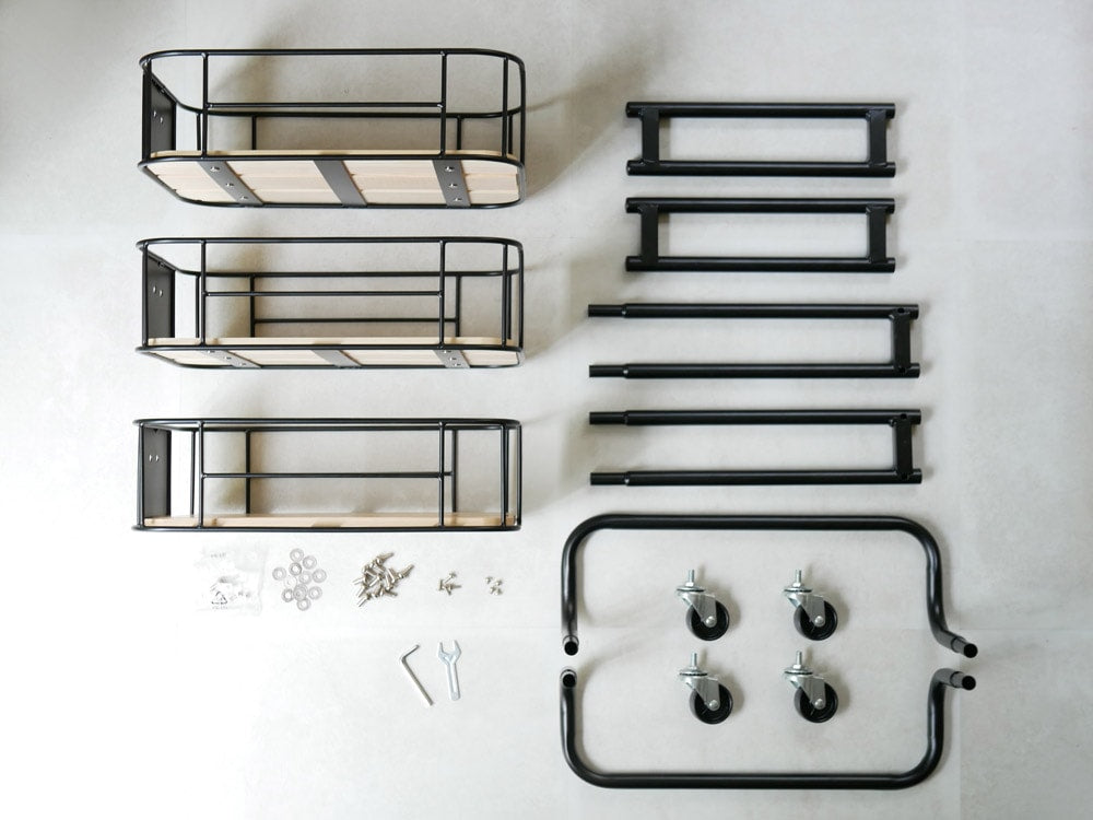 ビーワイケージの銀色スチール製3段ワゴン