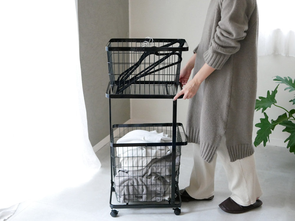 YAMAZAKIブランドの「tower tosca」ランドリーワゴンと二段バスケットのセット