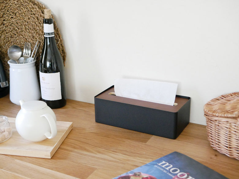 YAMAZAKI/RINの蓋付きスチール製ティッシュケース