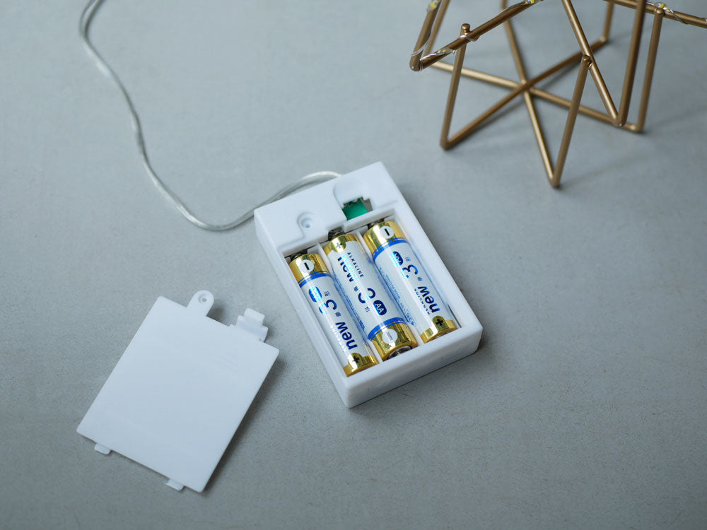 Horn Please製の鉄製LEDライトフレームワークツリー