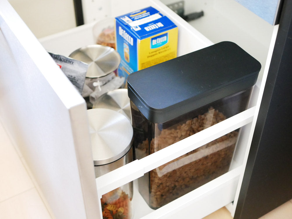 ヤマザキタワーのドライフードストッカー