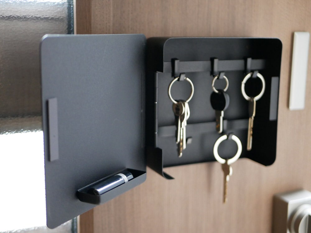山崎タワーRINの2段マグネットキーフック