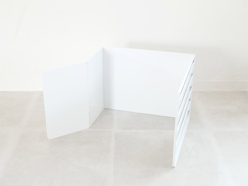 タワー伸縮レンジガードのグレー色スチール製品