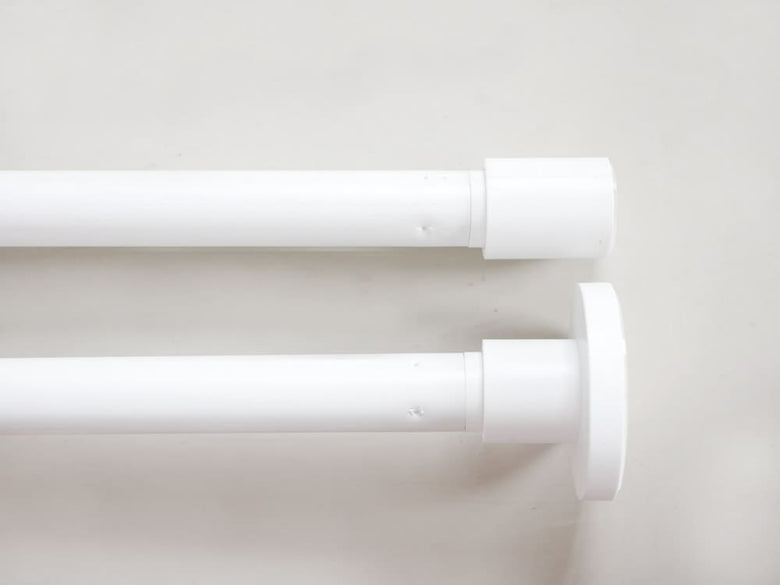 プラスチック製のパイプとシリンダー