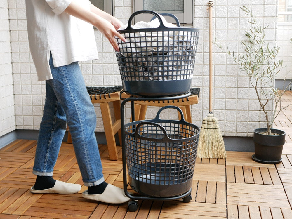 2段の籐製ランドリーバスケット