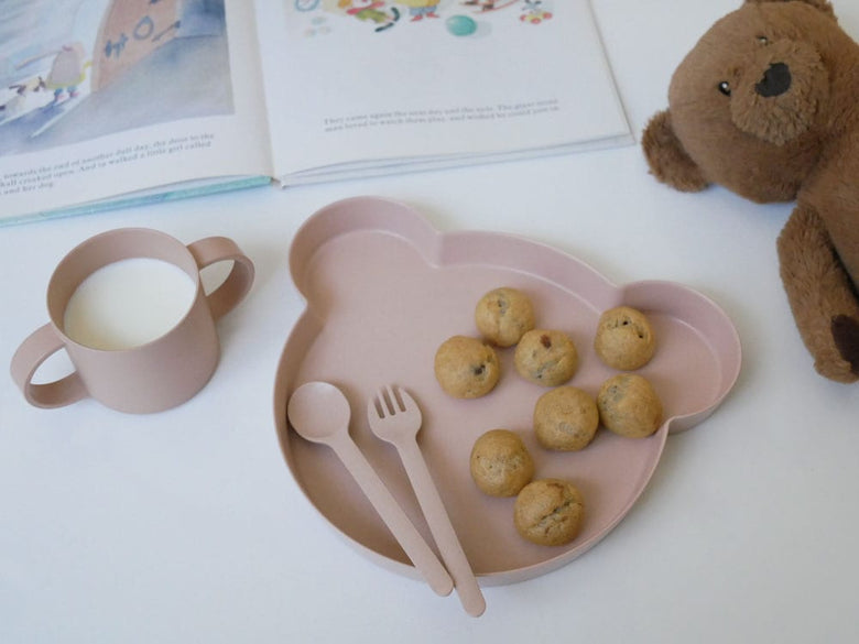 白いビオキッズディッシュマグとスプーン