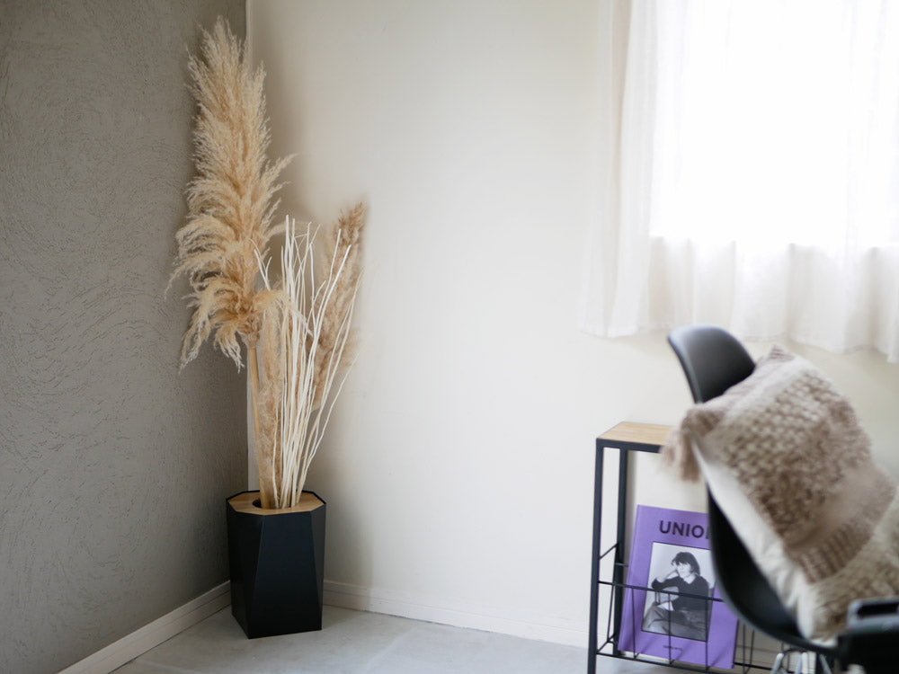 POSH LIVINGのアイアンとマンゴーウッド製ダストボックス