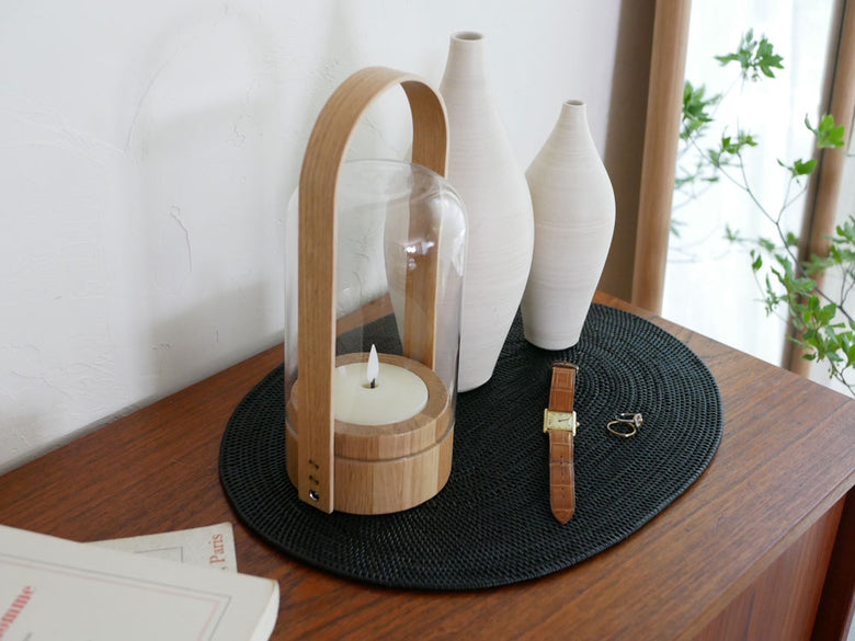 サラサデザインの手作りアタ製プレイスマット、トレイ、バスケット、コースターのセット