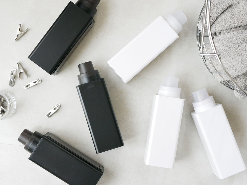 towerブランドのマグネットランドリーボトル、洗剤詰め替え用