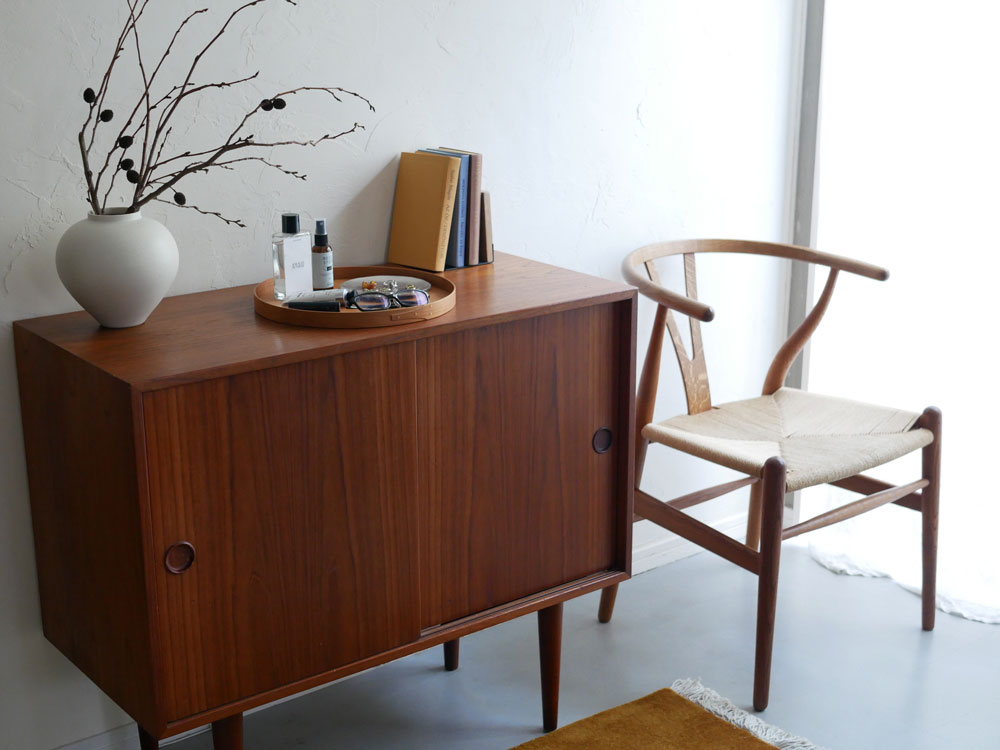 アクシス製チェリー材シェーカートレイの写真