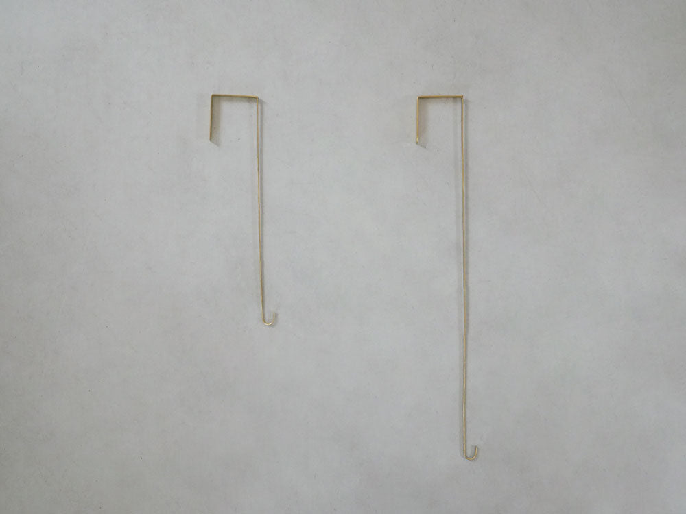 ホーンプリーズのブリキ製ワイヤーガーランド