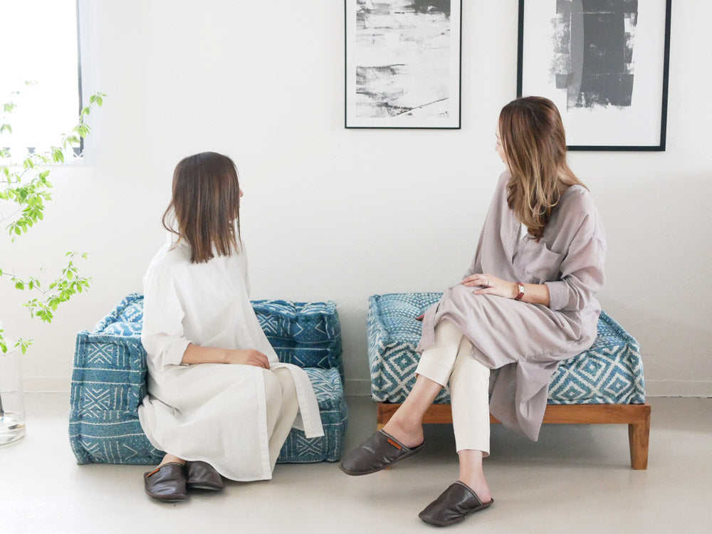 アデペシュのブロックマルチソファとオットマン