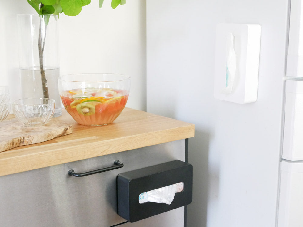 タワー・山崎のマグネット式コンパクトティッシュケース