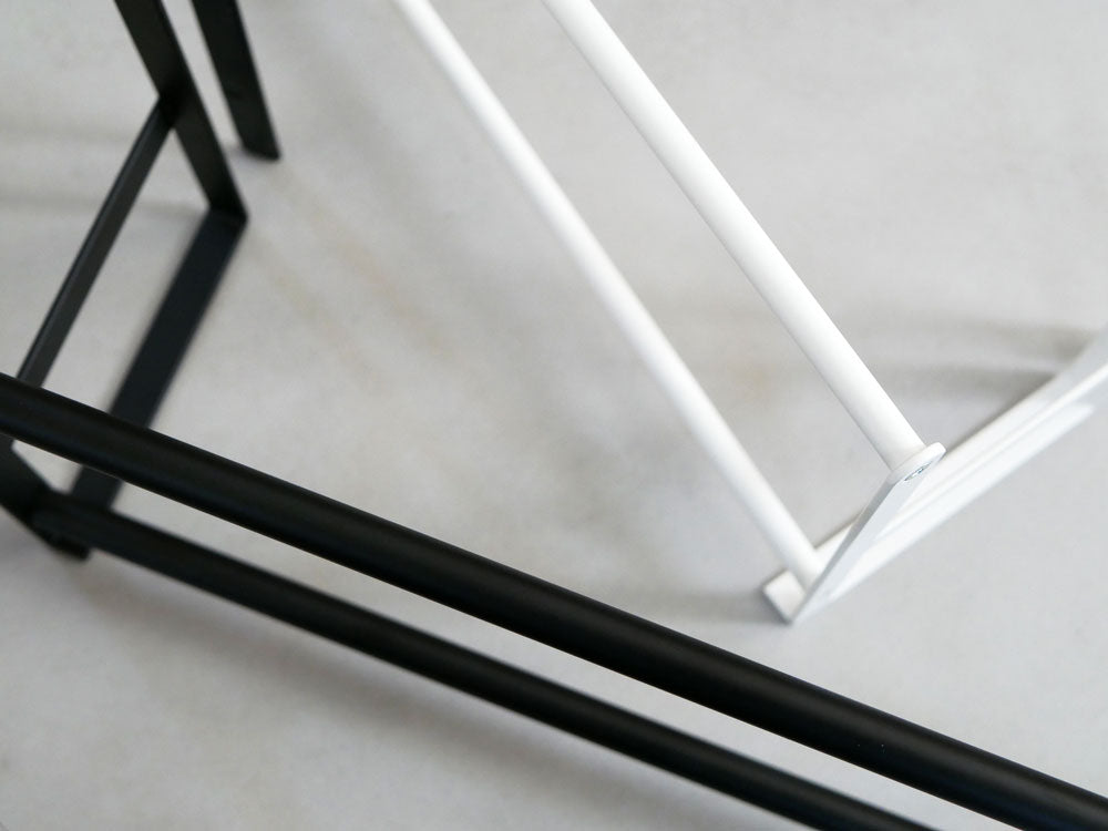 tower/Yamazakiのスチール製伸縮浮かせるシューズラック