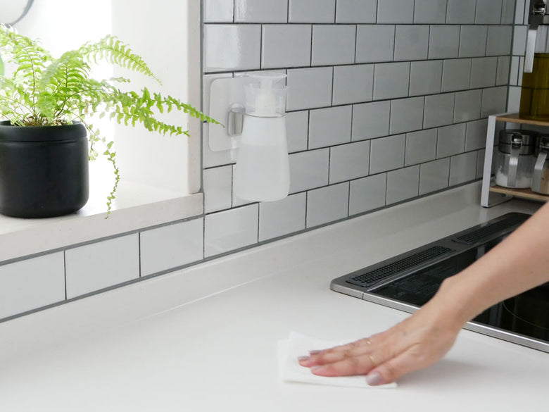 Otelのソープボトルホルダー