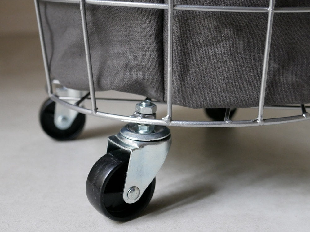 BRIDランドリーストレージ ラウンド33L、スチール製のシルバーキャスター付き収納カート