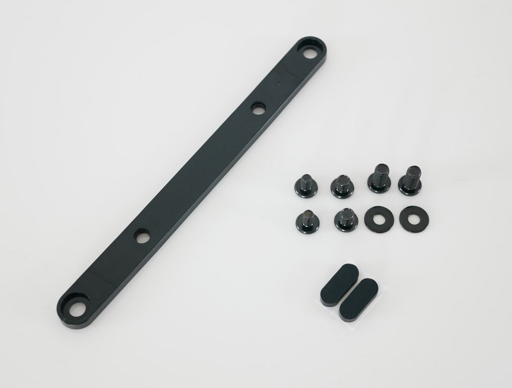 YAMAZAKIの銀色蓋付きスリムルーター収納ケース