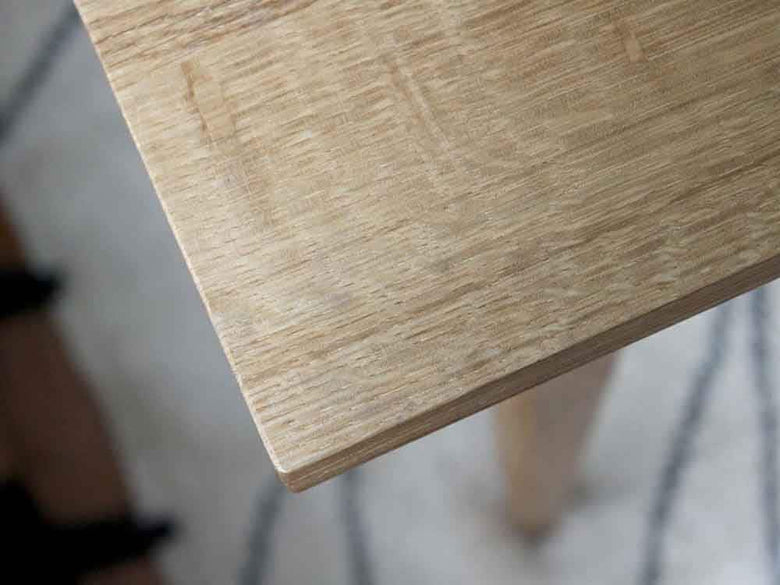 アデペシュ製オーク無垢材ソロダイニングテーブル